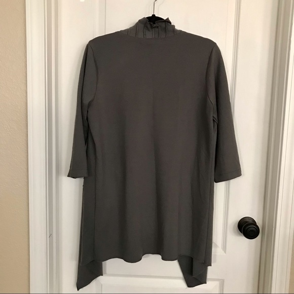 Fever brand long blazer in olive green color, ruffles & 3/4 sleeves, Medium. - Picture 5 of 6